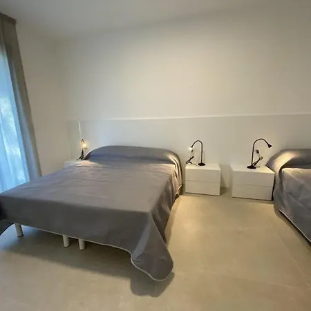 Apartamento Coastal Flat With Spacious Covered Terrace *