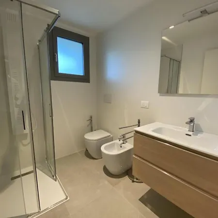 Apartamento Coastal Flat With Spacious Covered Terrace *